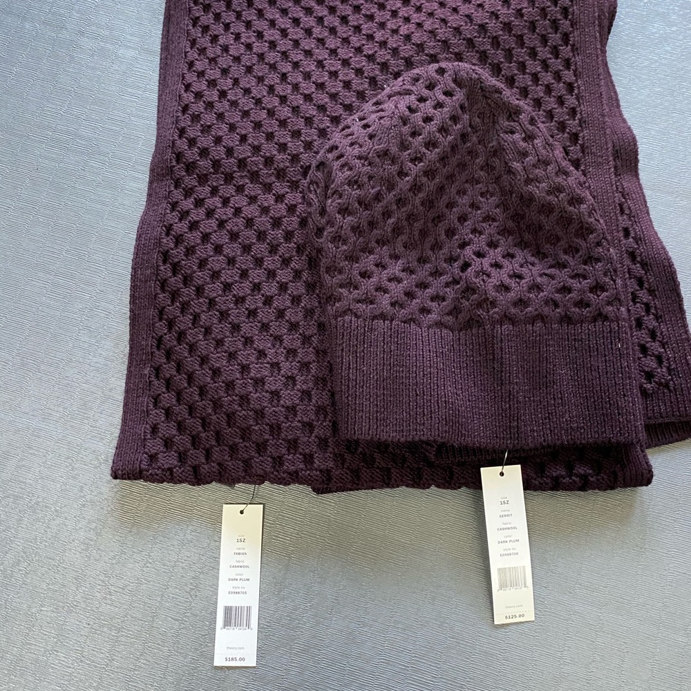 Theory NWT Scart/Beanie Cashmere/Wool Burgundy